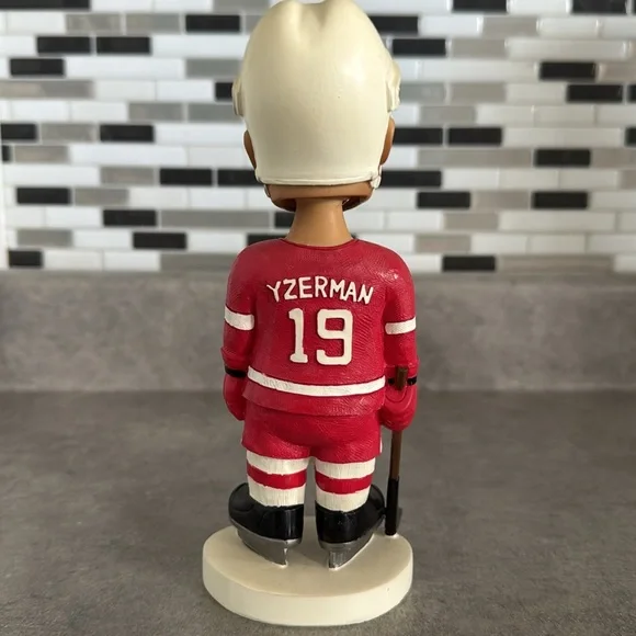 Steve Yzerman Collectible Series Bobblehead / 2001-2001 / NHL - Picture 7 of 10